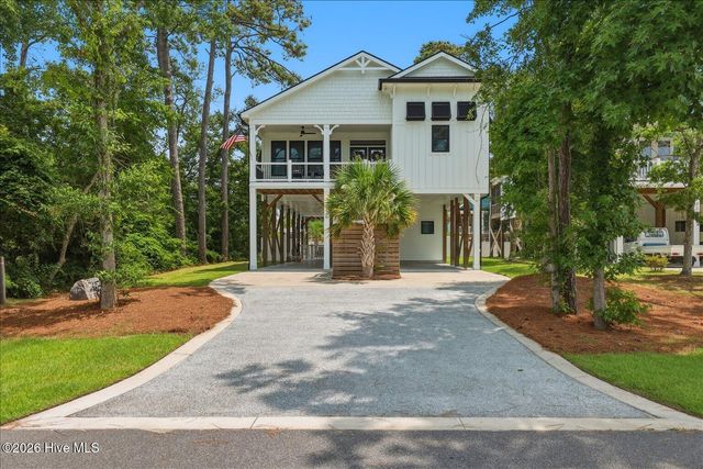 326 NE 55th Street, Oak Island, NC 28465