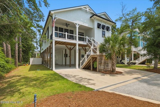 326 NE 55th Street, Oak Island, NC 28465