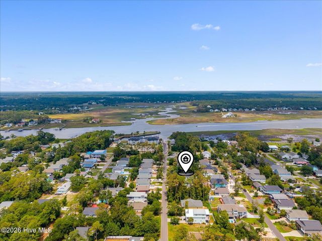 326 NE 55th Street, Oak Island, NC 28465