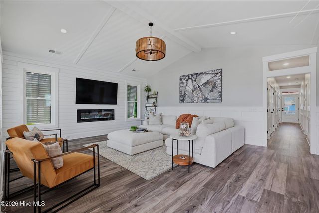 326 NE 55th Street, Oak Island, NC 28465