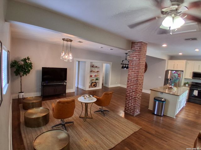 619 CEDAR ST, San Antonio, TX 78210