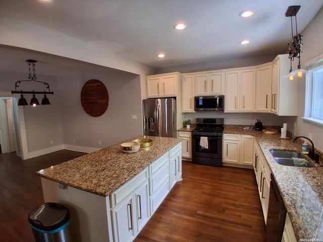 619 CEDAR ST, San Antonio, TX 78210