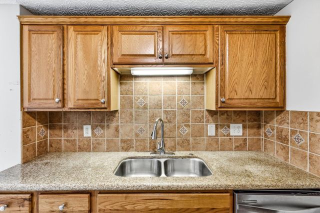 4943 Old Tree Avenue, Columbus, OH 43228