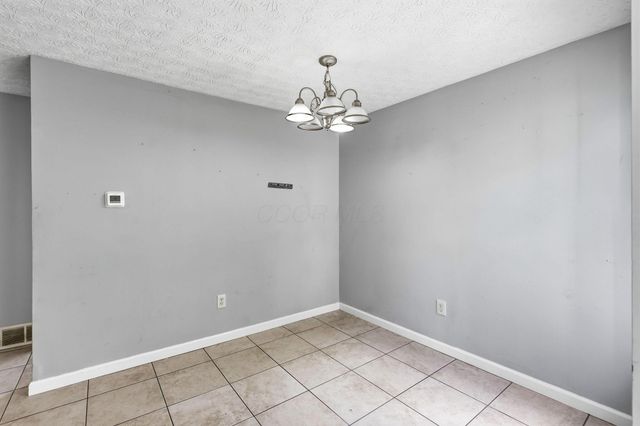 4943 Old Tree Avenue, Columbus, OH 43228