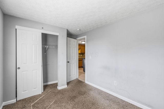 4943 Old Tree Avenue, Columbus, OH 43228