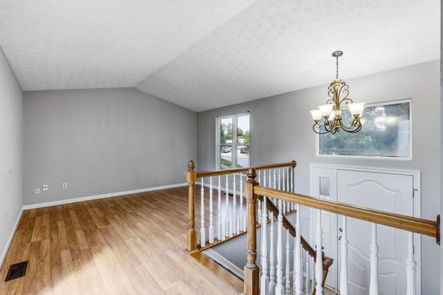 4943 Old Tree Avenue, Columbus, OH 43228