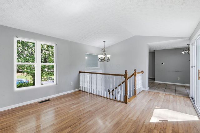 4943 Old Tree Avenue, Columbus, OH 43228