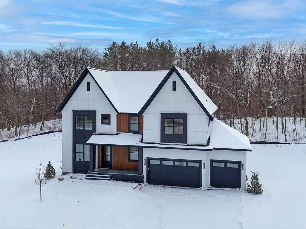 734 Ensconced Way, Chaska, MN 55318