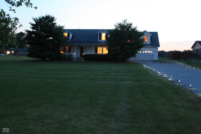 6052 N Deckshire Lane, Shirley, IN 47384