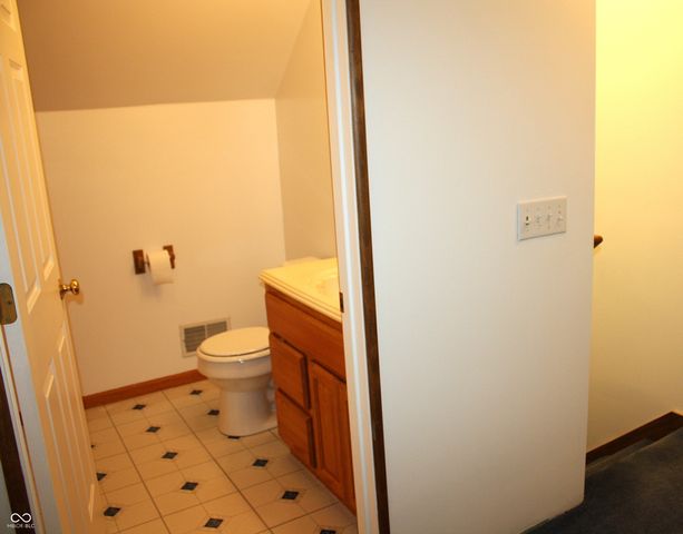 6052 N Deckshire Lane, Shirley, IN 47384