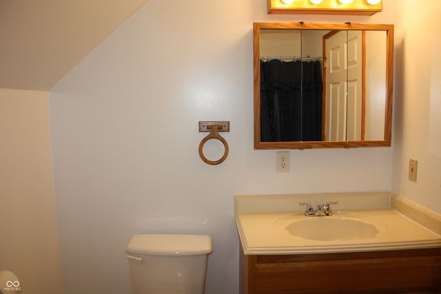 6052 N Deckshire Lane, Shirley, IN 47384