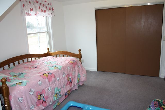 6052 N Deckshire Lane, Shirley, IN 47384