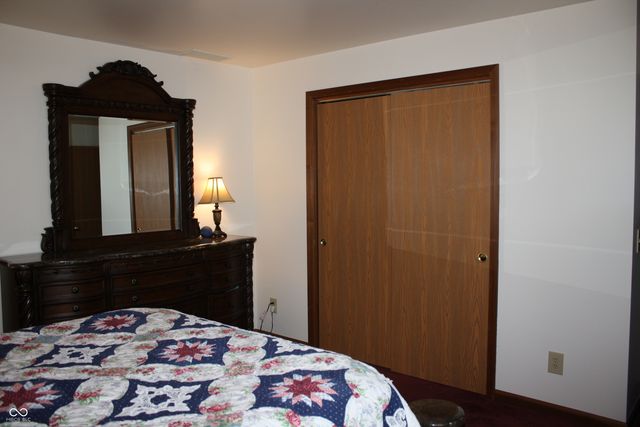 6052 N Deckshire Lane, Shirley, IN 47384