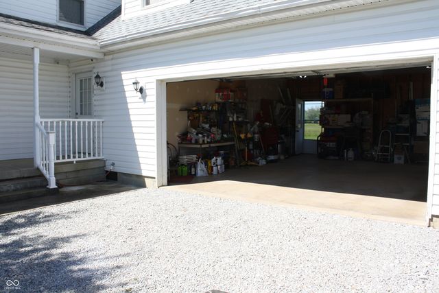 6052 N Deckshire Lane, Shirley, IN 47384