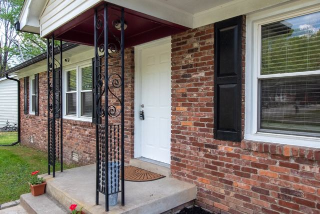 2073 Phillips St, Lewisburg, TN 37091