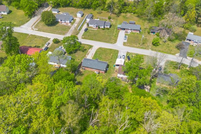 2073 Phillips St, Lewisburg, TN 37091