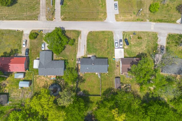2073 Phillips St, Lewisburg, TN 37091