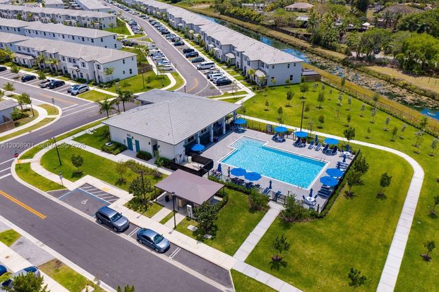 28905 SW 163rd Ct, Homestead, FL 33033