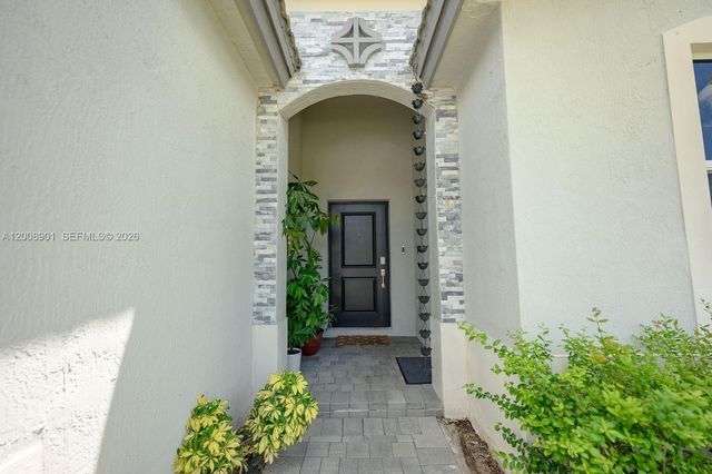28905 SW 163rd Ct, Homestead, FL 33033