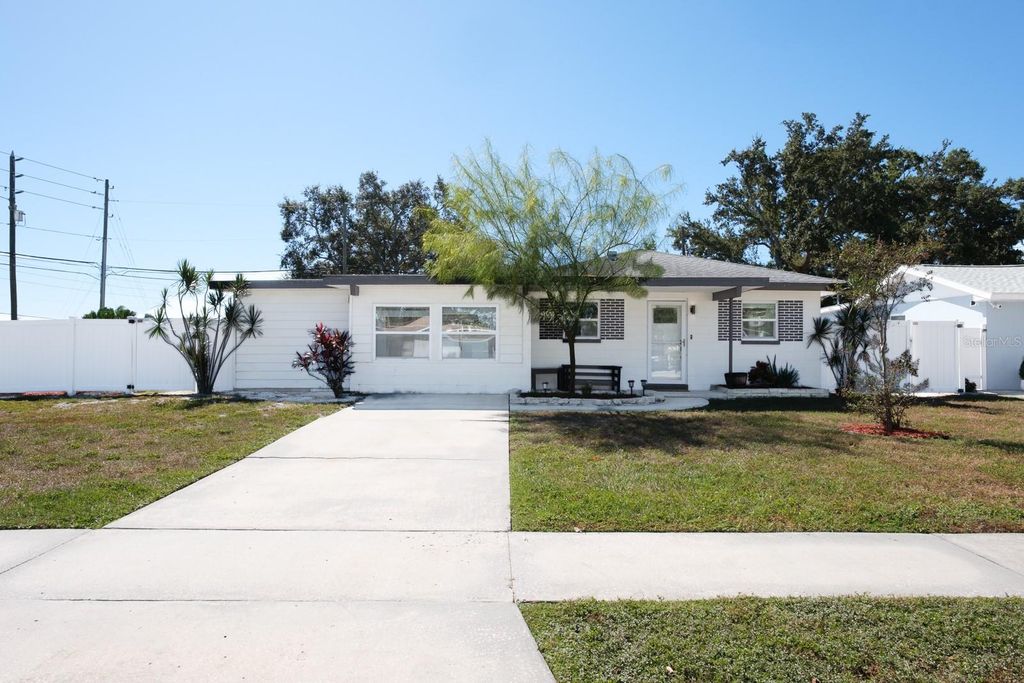7000 DELTA WAY, Clearwater, FL 33764