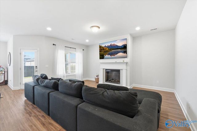 162 Cherry Laurel Drive, Hazel Green, AL 35750