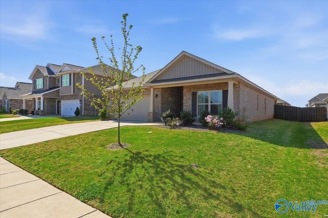 162 Cherry Laurel Drive, Hazel Green, AL 35750