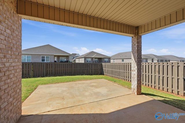 162 Cherry Laurel Drive, Hazel Green, AL 35750