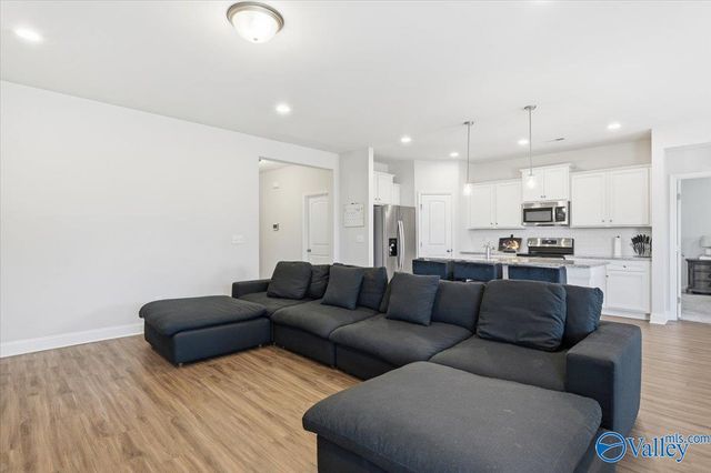 162 Cherry Laurel Drive, Hazel Green, AL 35750