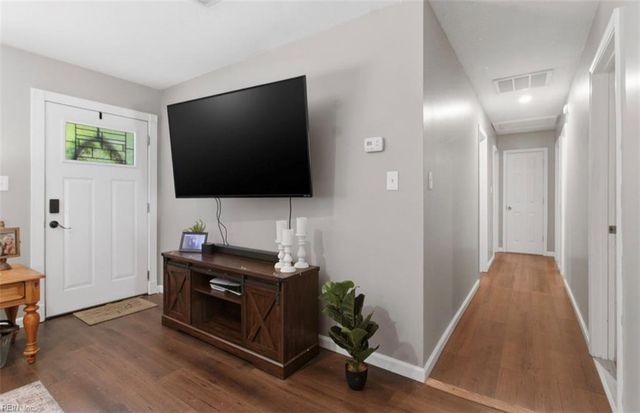 6581 Pine Haven CIR, Gloucester, VA 23061