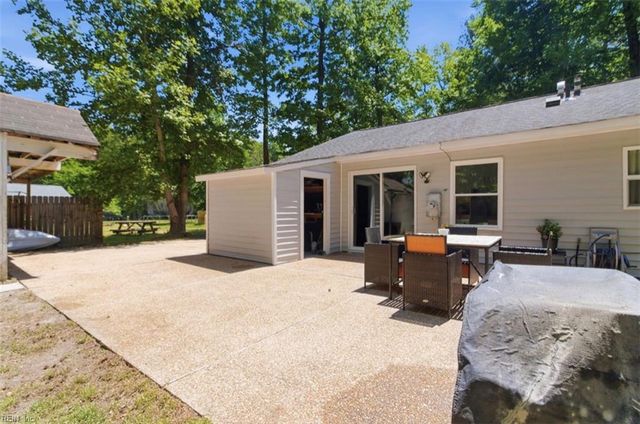 6581 Pine Haven CIR, Gloucester, VA 23061