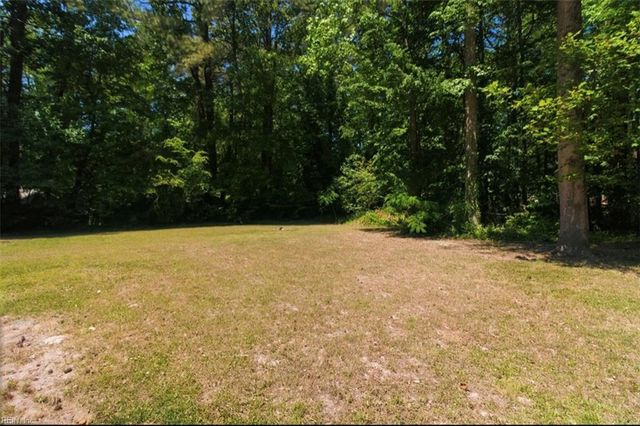 6581 Pine Haven CIR, Gloucester, VA 23061
