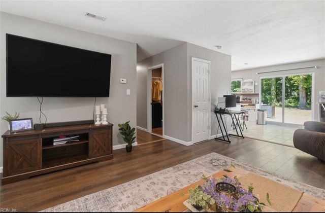 6581 Pine Haven CIR, Gloucester, VA 23061