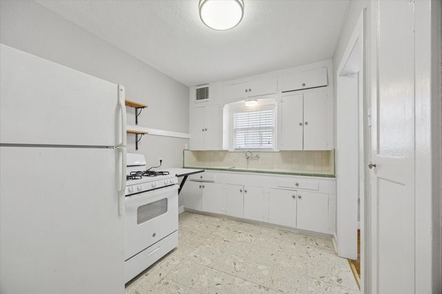 1810 W Alabama Street 1, Houston, TX 77098