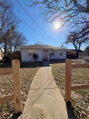 9614 San Leon Avenue, Dallas, TX 75217