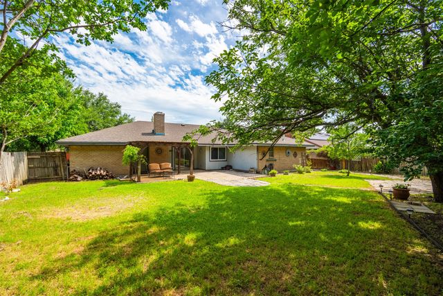 6737 Fair Meadows Drive, North Richland Hills, TX 76182