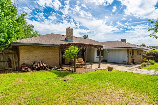 6737 Fair Meadows Drive, North Richland Hills, TX 76182
