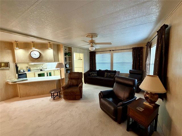 6571 NE 1ST PLACE, Ocala, FL 34470