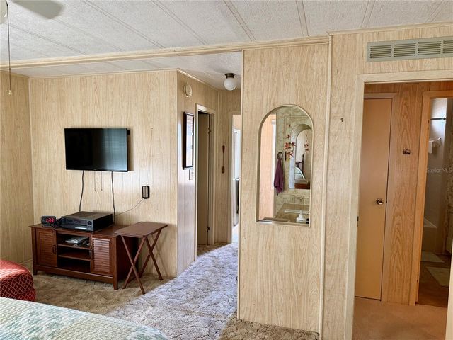 6571 NE 1ST PLACE, Ocala, FL 34470