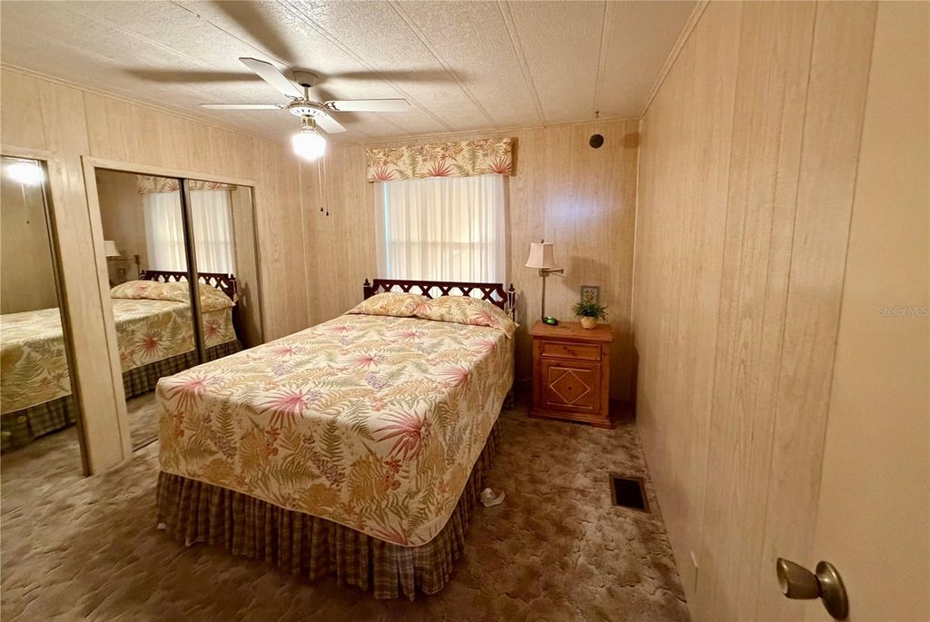 Image 18 of property listing at 6571 NE 1ST PLACE, Ocala, FL 34470