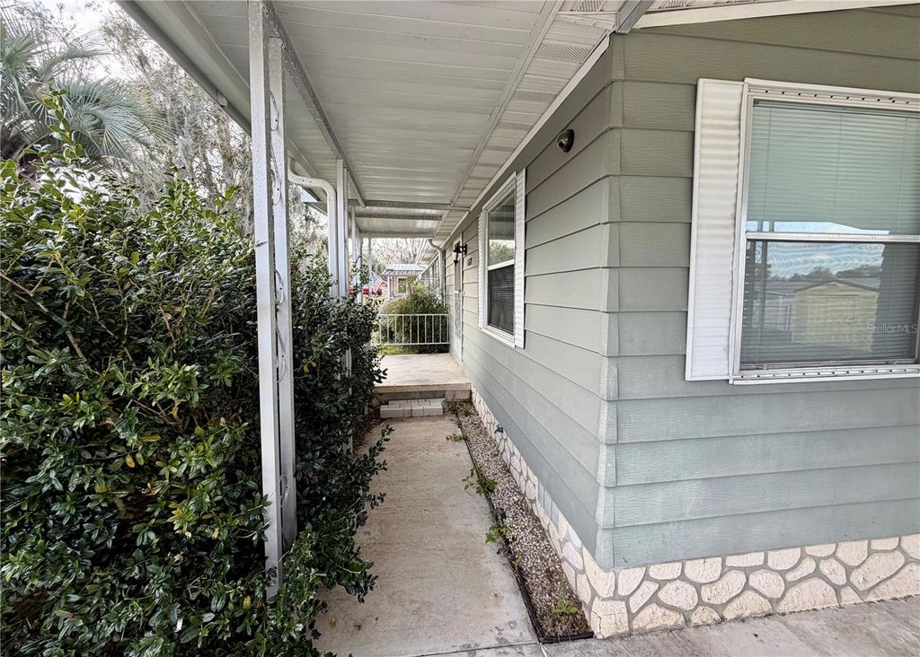 Image 28 of property listing at 6571 NE 1ST PLACE, Ocala, FL 34470