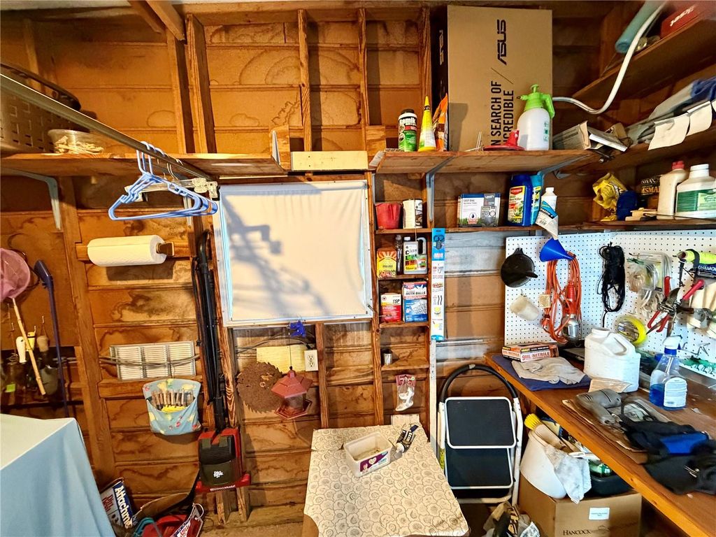 Image 45 of property listing at 6571 NE 1ST PLACE, Ocala, FL 34470