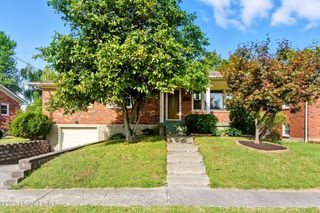 9908 Mccrea Ln, Louisville, KY 40229