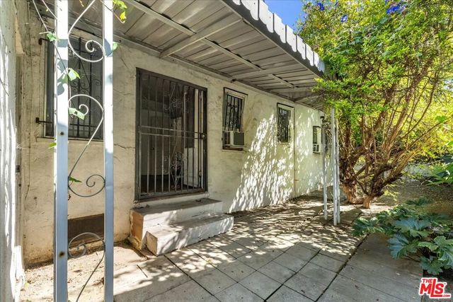 7508 Rosewood Avenue, Los Angeles, CA 90036