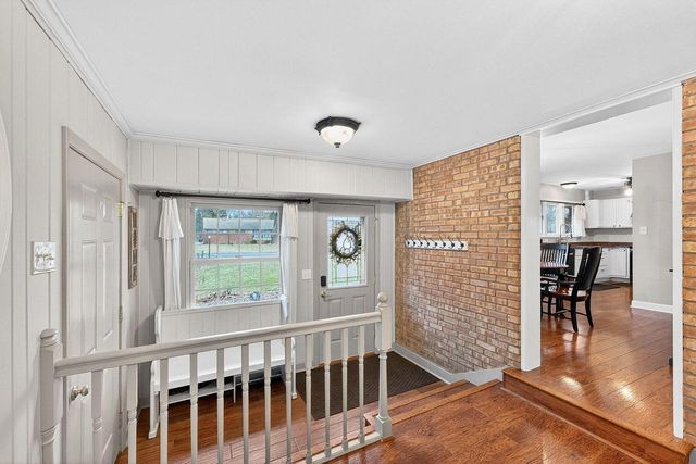 1245 Simon DRIVE, Brookfield, WI 53005