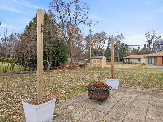 1245 Simon DRIVE, Brookfield, WI 53005