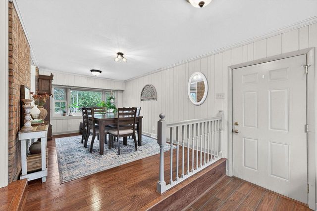 1245 Simon DRIVE, Brookfield, WI 53005