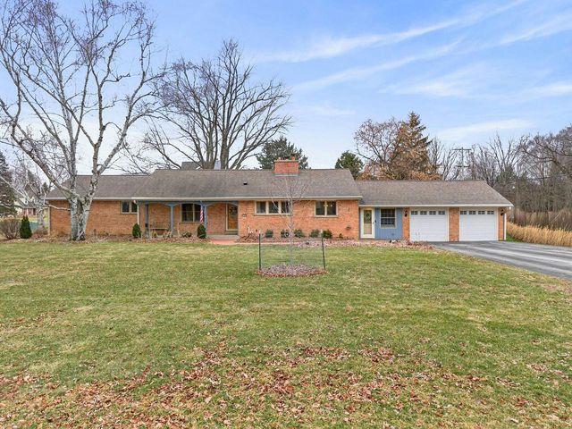 1245 Simon DRIVE, Brookfield, WI 53005