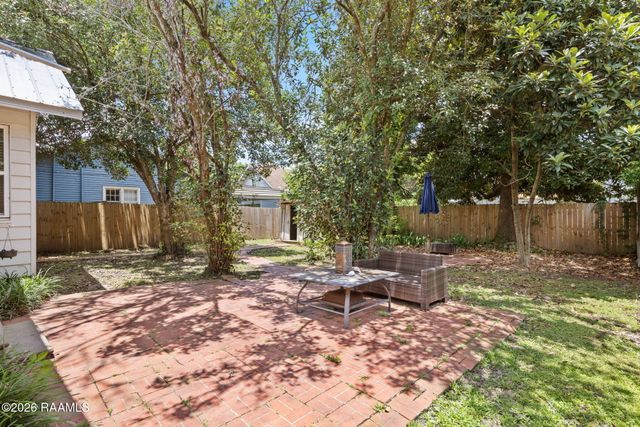 142 Cedar Crest Court, Lafayette, LA 70501