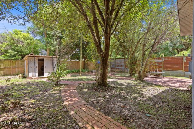 142 Cedar Crest Court, Lafayette, LA 70501