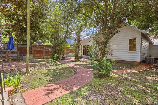 142 Cedar Crest Court, Lafayette, LA 70501
